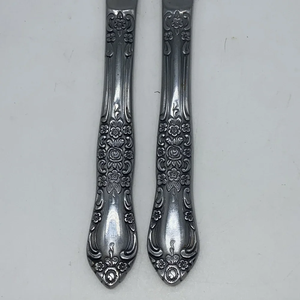 Oneida Northland Carolina Set Of 8 Dinner Knives 8.5